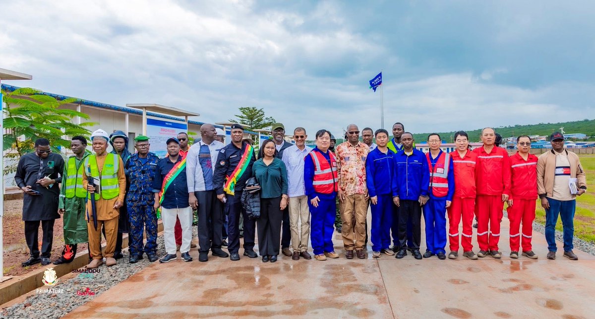 Primature de la République de Guinée (@primaturegn) on Twitter photo Conakry, 1er août 2025 – Le <a href="/PMGUINEE17/">Le Premier ministre Amadou Oury Bah</a> Amadou Oury BAH a visité le chantier du barrage d’Amaria (300 MW), piloté par TBEA. Il s’est rendu sur plusieurs sites : centrale solaire (10 MW), pont Dubréka-Fria, et zones de réinstallation (80 % d’infrastructures livrées). Une avancée Conakry, 1er août 2025 – Le <a href="/PMGUINEE17/">Le Premier ministre Amadou Oury Bah</a> Amadou Oury BAH a visité le chantier du barrage d’Amaria (300 MW), piloté par TBEA. Il s’est rendu sur plusieurs sites : centrale solaire (10 MW), pont Dubréka-Fria, et zones de réinstallation (80 % d’infrastructures livrées). Une avancée