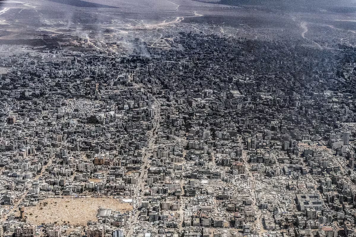 Louisa Loveluck (@leloveluck) on Twitter photo An aerial view of what the Gaza City area looked like this week. Taken from a Jordanian military aircraft, by our colleague <a href="/Heidiphotos/">heidi levine</a>. An aerial view of what the Gaza City area looked like this week. Taken from a Jordanian military aircraft, by our colleague <a href="/Heidiphotos/">heidi levine</a>.