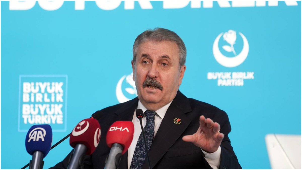 MucadeleHbr's tweet image. Büyük Birlik Partisi Genel Başkanı Mustata Destici:
"#PJAK,#PYD, #YPG, ve #SDG bırakmadığı zaman #PKK silah bırakmış ya da kendini feshetmiş sayılmaz!"