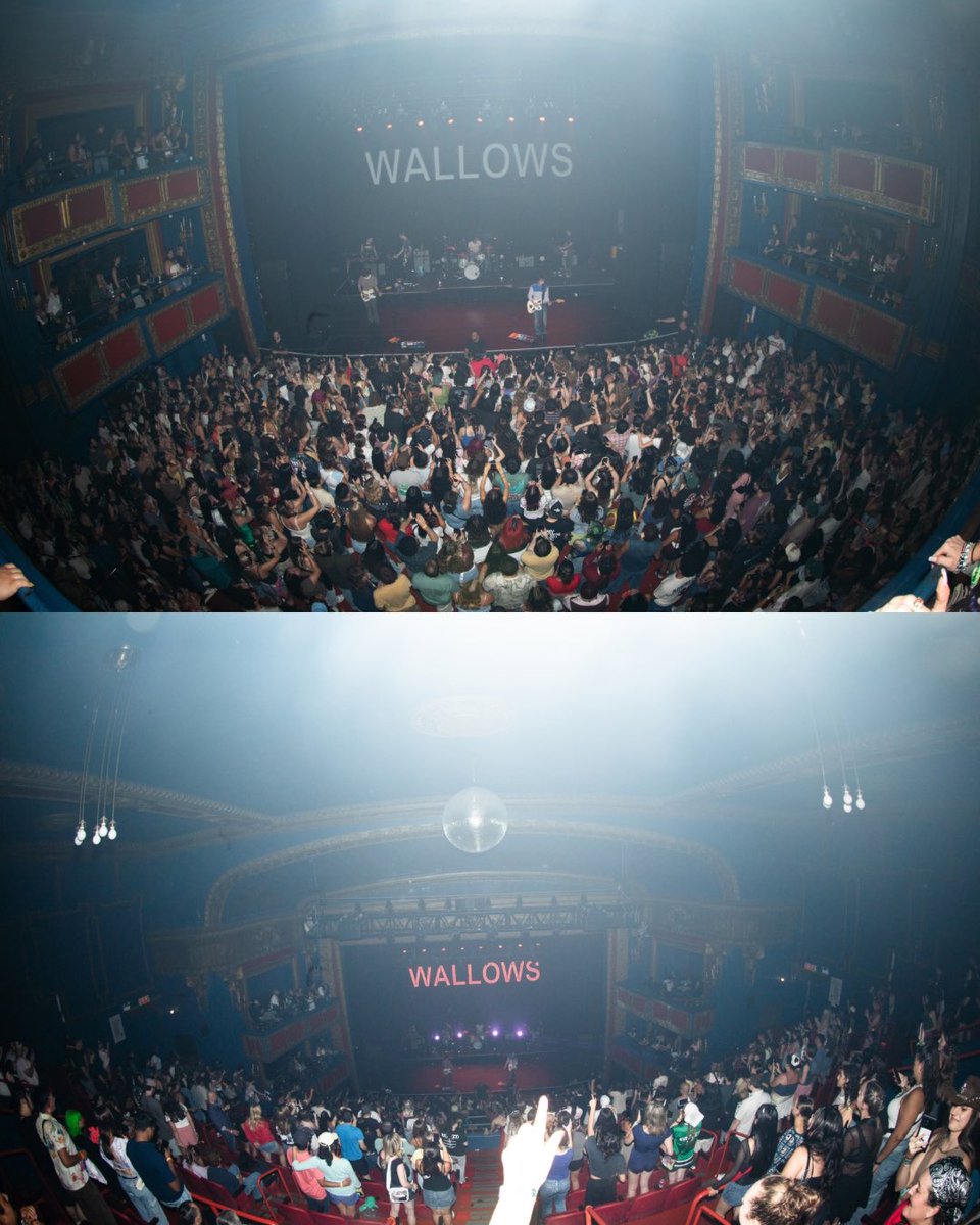 wallowsmusic's tweet photo. Lolla aftershow @ The Vic last night. LOLLAPALOOZA TONIGHT 7:40PM LAKESHORE STAGE. https://t.co/2wr3QpN9yG