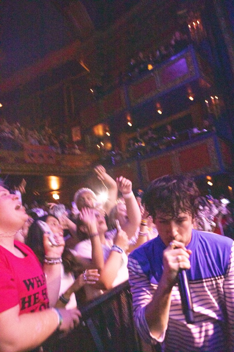 wallowsmusic's tweet photo. Lolla aftershow @ The Vic last night. LOLLAPALOOZA TONIGHT 7:40PM LAKESHORE STAGE. https://t.co/2wr3QpN9yG