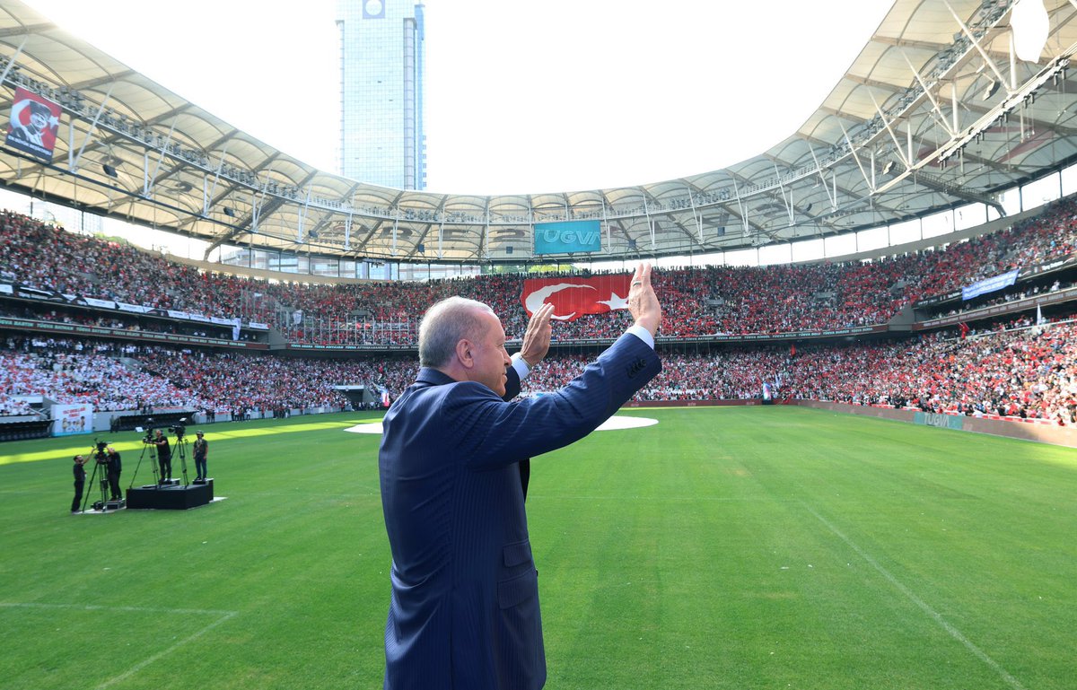 Zehranur Aydemir (@zehranuraydemr) on Twitter photo Bir lider, onbinlerce genç;
tek bir ideal, tek bir istikamet.
Bu sahne, geleceğin Türkiye’sine gençliğin selamıdır. 🚀
<a href="/tugvaTR/">TürkiyeGençlikVakfı</a> Bir lider, onbinlerce genç;
tek bir ideal, tek bir istikamet.
Bu sahne, geleceğin Türkiye’sine gençliğin selamıdır. 🚀
<a href="/tugvaTR/">TürkiyeGençlikVakfı</a>