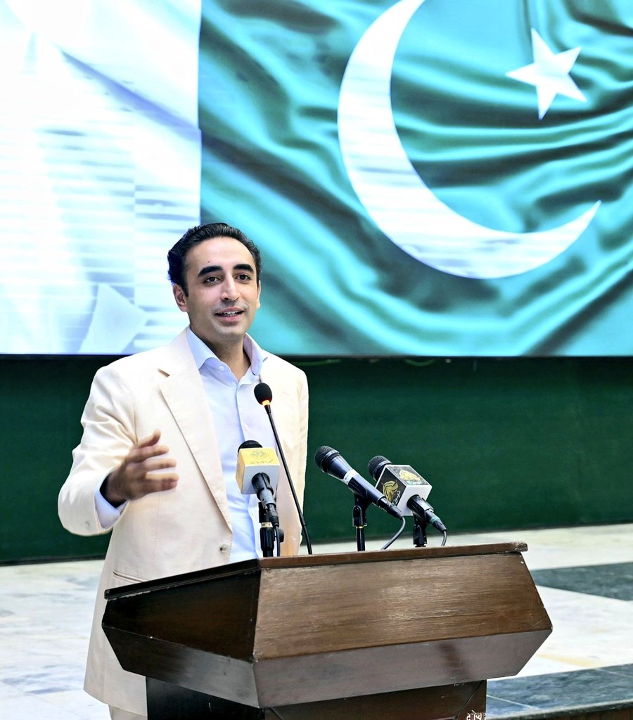 Shakeel Choudhry (@shakeelchppp) on Twitter photo ملکی سلامتی و استحکام کا نام بلاول
ملکی ترقی و خوشحالی کا نام بلاول
جرات اور بہادری کا نشان بلاول
پاکستان کا نڈر اور بہادر بیٹا بلاول بھٹو زرداری
Our 🇵🇰 Proud Leader <a href="/BBhuttoZardari/">BilawalBhuttoZardari</a> ملکی سلامتی و استحکام کا نام بلاول
ملکی ترقی و خوشحالی کا نام بلاول
جرات اور بہادری کا نشان بلاول
پاکستان کا نڈر اور بہادر بیٹا بلاول بھٹو زرداری
Our 🇵🇰 Proud Leader <a href="/BBhuttoZardari/">BilawalBhuttoZardari</a>