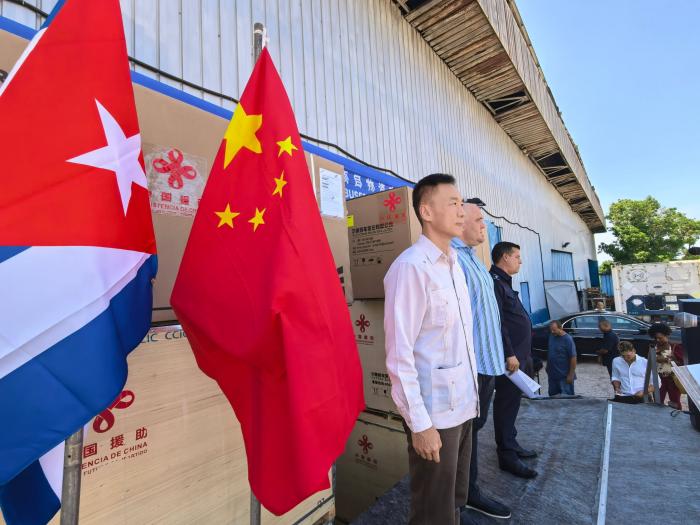 🇨🇺🇨🇳🫂Donativo de China contribuye a rehabilitación del transporte en La Habana.

👉Un donativo que contribuirá a la recuperación de ómnibus en la capital cubana fue entregado este jueves, en un acto con la participación de autoridades chinas y cubanas.

🔗acortar.link/juH416