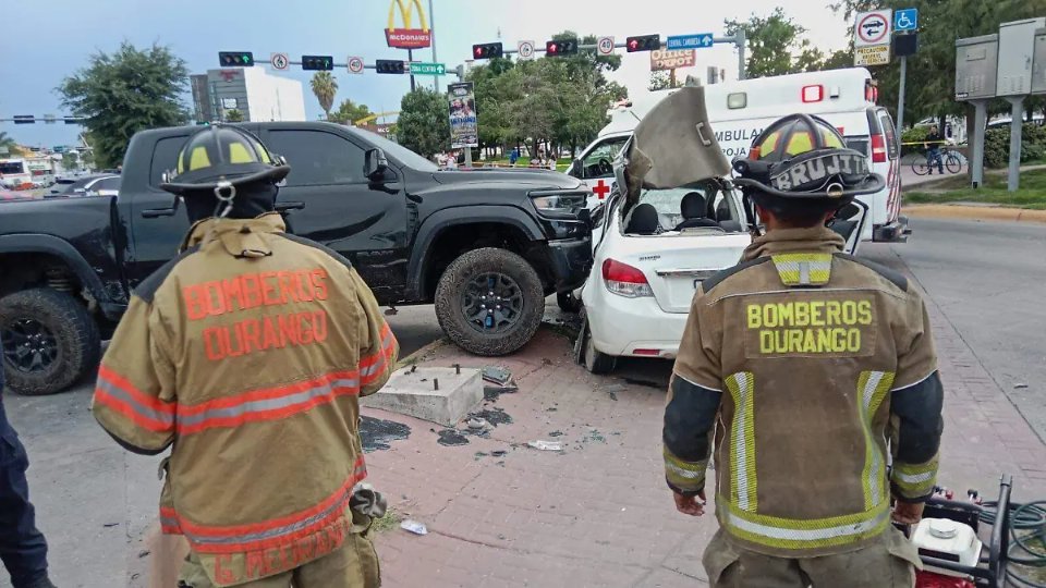 ¿Adivinen quién no sobrevivió? Cuando los autos son seguros... pero solo para quien los conduce oem.com.mx/elsoldedurango…