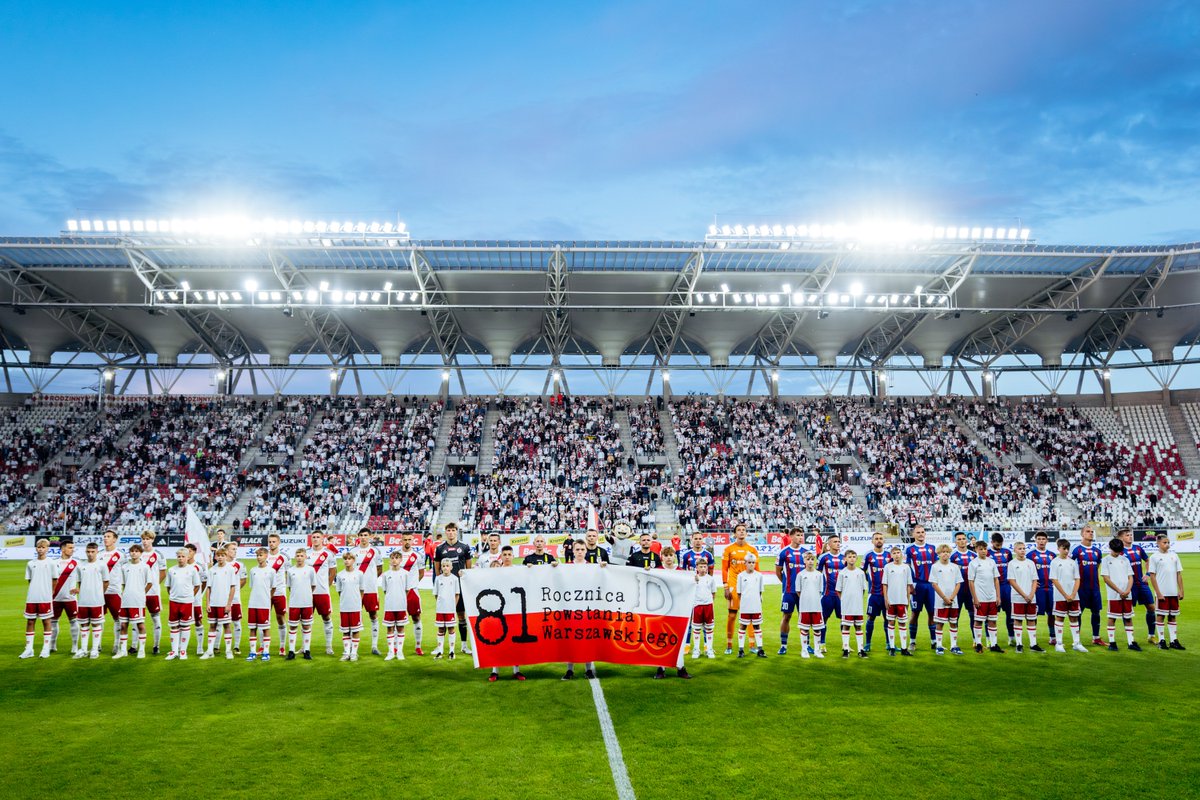 „Czy to była kula, synku, czy to serce pękło?”

🕯️ 81. rocznicę wybuchu Powstania Warszawskiego uczciliśmy odśpiewaniem hymnu Polski i minutą ciszy. Pamiętamy!