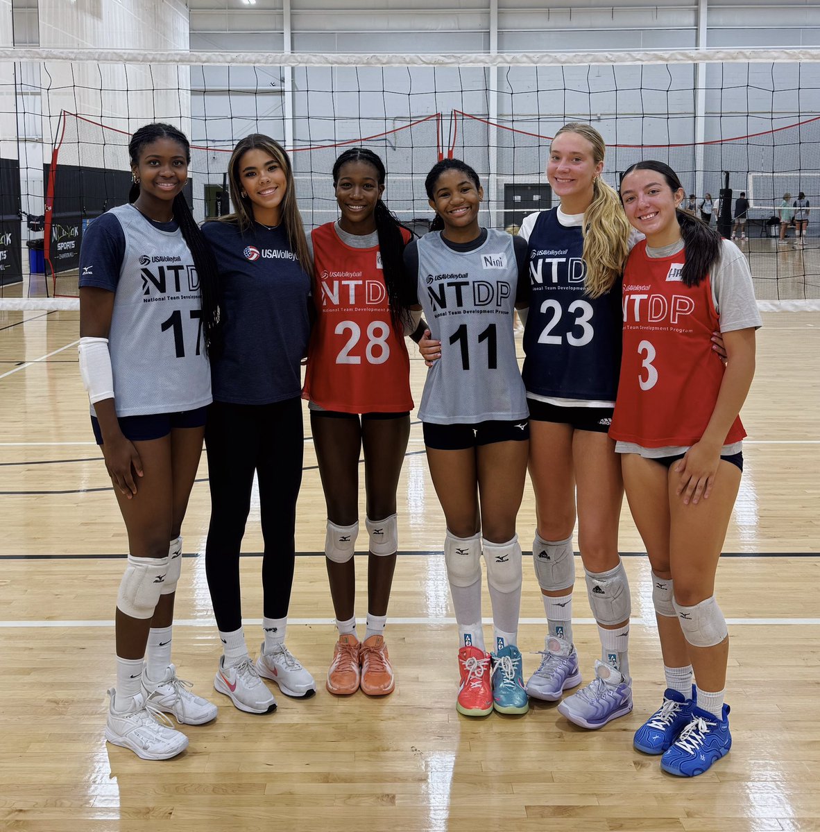 .<a href="/PennStateVBALL/">Penn State Women’s Volleyball</a> commits from the 2026 and 2027 recruiting classes took a group photo at <a href="/usavolleyball/">USA Volleyball</a>’s NTDP summer training series in Ohio. From left: Olivia Henry, Taylor Harrington, Kendall Northern, Nejari Crooks, Finley Krystkowiak, and Haley Burgdorf.