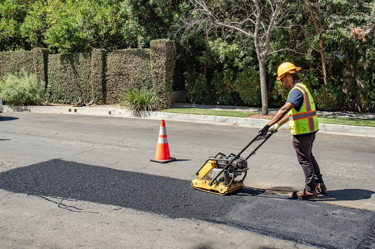 Greetings from <a href="/cd4losangeles/">Councilmember Nithya Raman</a>, where we are out filling potholes in Encino!

Thank you to our Street Maintenance Division's Valley crew for your work on Noeline Ave.

If you see a pothole, please report it ASAP to @myla311 and we will respond as soon as possible.

<a href="/LACityDPW/">LA City Public Works</a>
