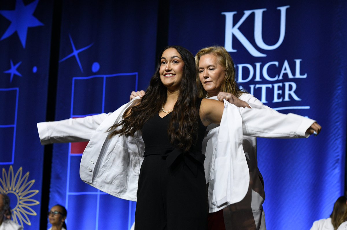 KUSM_Wichita's tweet image. Our e-newsletter is packed with the latest news, from the White Coat Ceremony to #FirstFridayICT (tonight!) and some incredible faculty, resident and student achievements. Don't miss out: bit.ly/julynews2025 #JayhawkDocs #WeDocThis