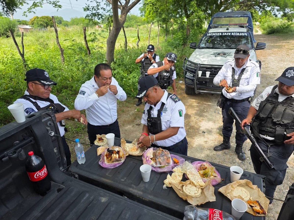 Así se ve la primavera oaxaqueña ambrientos que nunca han generado dinero por sí solos 😝😝 que dios bendiga Oaxaca después del mega operativo que solo llena los bolsillos de los Jara