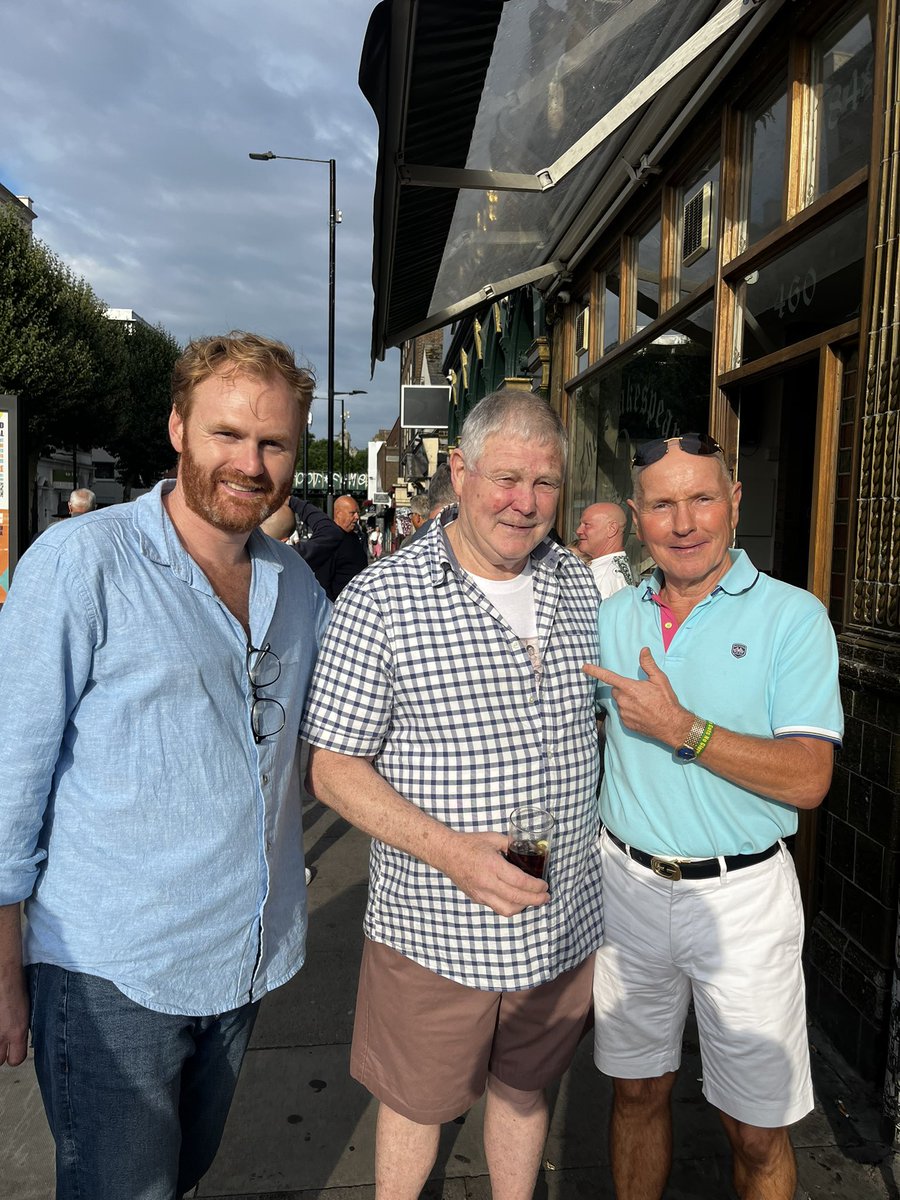 alexleboxe's tweet photo. …these lads didn’t know the meaning of the word 𝙌𝙐𝙄𝙏.
Tough, tough generation at Repton in the 70’s…just a simple joy to be around them all. Laughs, sunshine and plenty of stories 🥊
Graham Moughton (Middle) fought a certain @SugarRayLeonard 🤯
#REPTON | #BOXING https://t.co/L34X7UG0Ly
