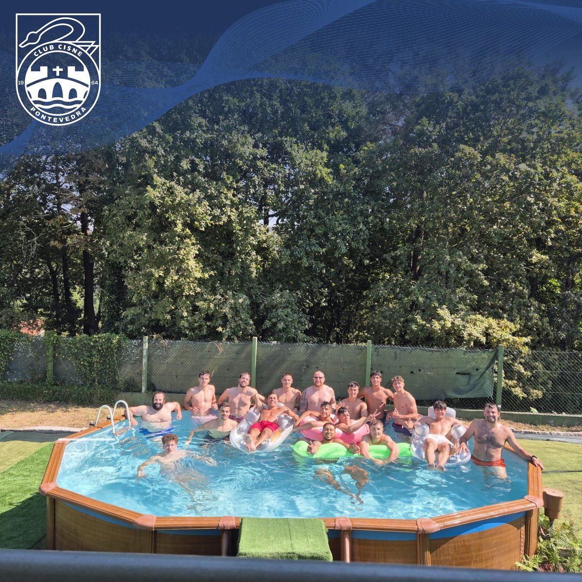 𝑭𝒂𝒎𝒊𝒍𝒊𝒂 🦢