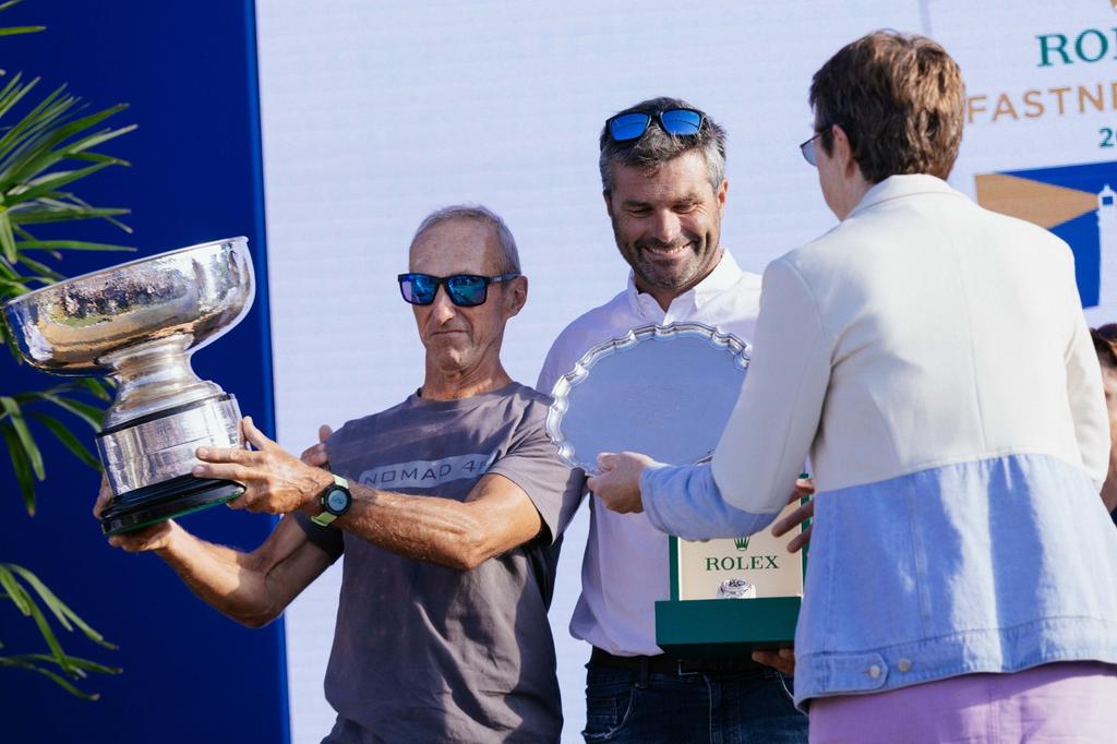 VilleCherbourg's tweet photo. 🏅 Et le grand vainqueur de cette édition centenaire est… un cherbourgeois ! Félicitations à Alexis Loison et son co-équipier Jean-Pierre Kelbert qui remportent la 1re place au classement général ! ⛵️ 📊 Résultats de la #RolexFastnetRace 2025 sur https://t.co/RAq7T62l5E https://t.co/4h0P5mpAit