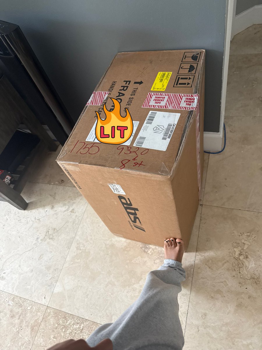 Alexandra tweet media