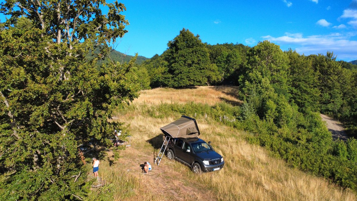 Life is unique if you have enough courage to live! ❤️ #rooftoptent #mekikmotors