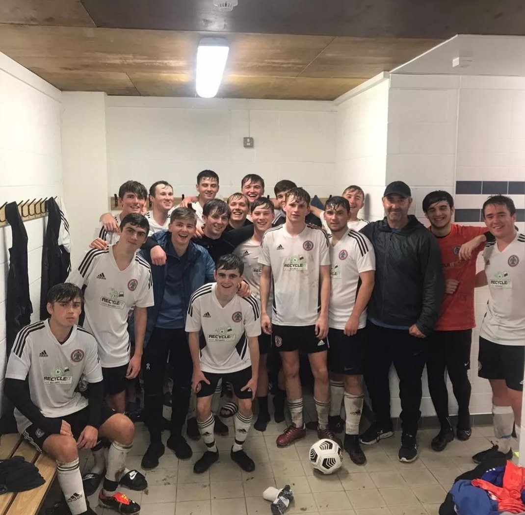 Massive big thank you to David Pearson for the genourous sponsor to the Mighty Brit good football man ex Seymour, really appreciate the support mate top man 👊⚽️💙@fischercrowne