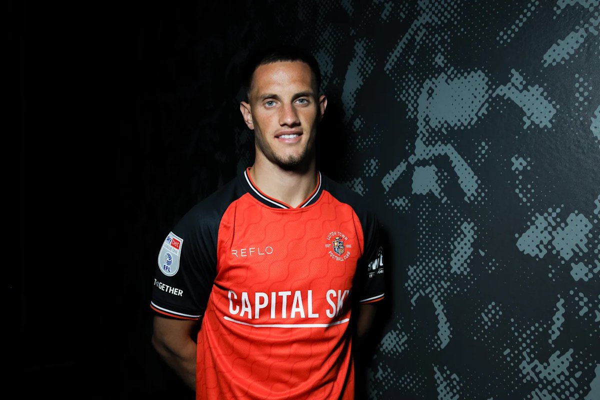 ✍️ Jerry Yates has joined Luton on a permanent deal from Swansea.

Might as well give them the League One title now… 🏆