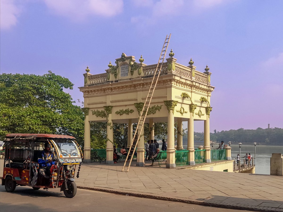 PixelsExplorer's tweet photo. Echoes of France on Indian soil — Chandannagar, once a flourishing French colony, still whispers its colonial charm through riverside promenades, vintage architecture, and timeless history. -- clicked by me 
#chandannagar #chandannagarstrand #kolkata #weekend https://t.co/ioOkjR6o6V
