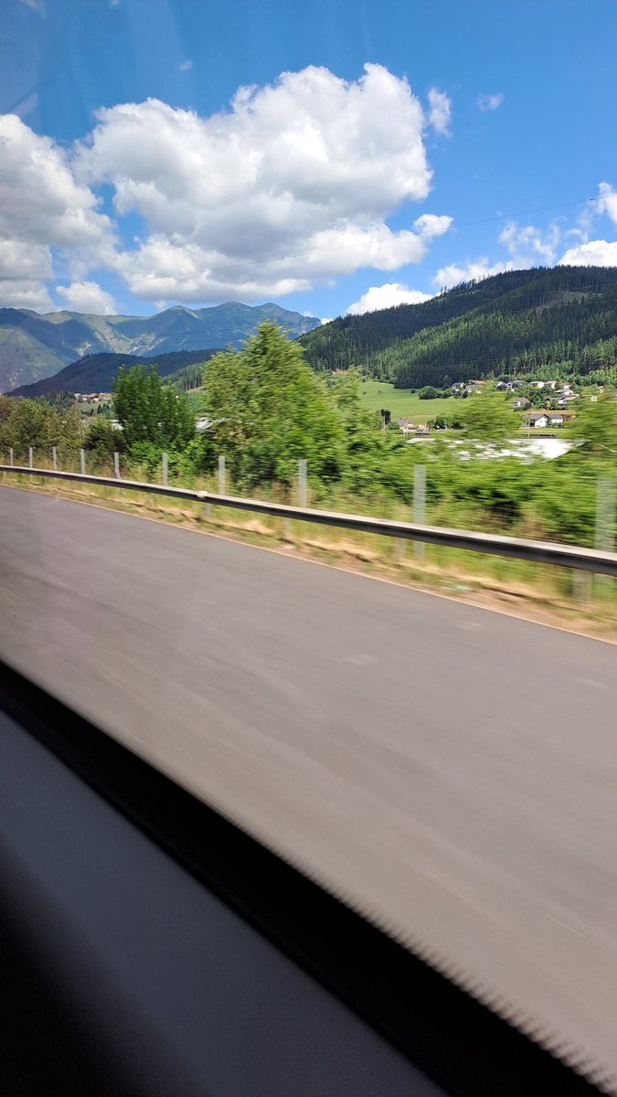 🇩🇪:Sommerwoche 31.6.2025 - 4.7.2025. Aufnahmen kommen im Anschluss. 

🇵🇱:Tydzień letni: 31 czerwca 2025 r. - 4 lipca 2025 r. Nagrania będą dostępne później.