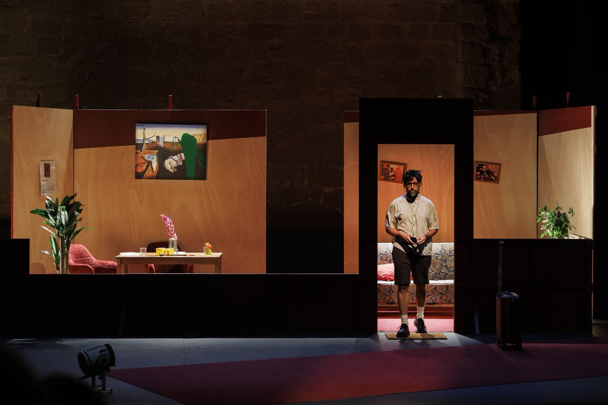 🎭 Festival de Teatro de Olite / Erriberriko Antzerki Jaialdia

🔴 INSTRUCCIONES PARA ALBERTO GONZÁLEZ
Cía. Ion Iraizoz 

📷 <a href="/villarlopez/">villar lópez</a>

#TeatrOlite2025 <a href="/FundBaluarte/">Fundación Baluarte</a> #navarra #nafarroakokultura #nafarroa #CulturaNavarra