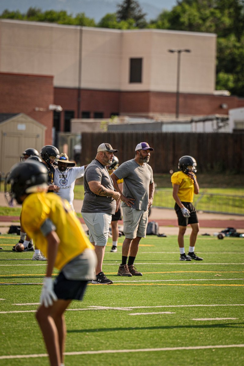 BoulderFootball's tweet photo. Training Camp 💪
We’re online 💻 &amp;
Inside The Lines 🏈🤨
We’ve BEEN working ‼️🗣️
#whereyouat 👏😤#2025season #OTA
#bhsfootball #panthervision https://t.co/RcpKtsJdFA