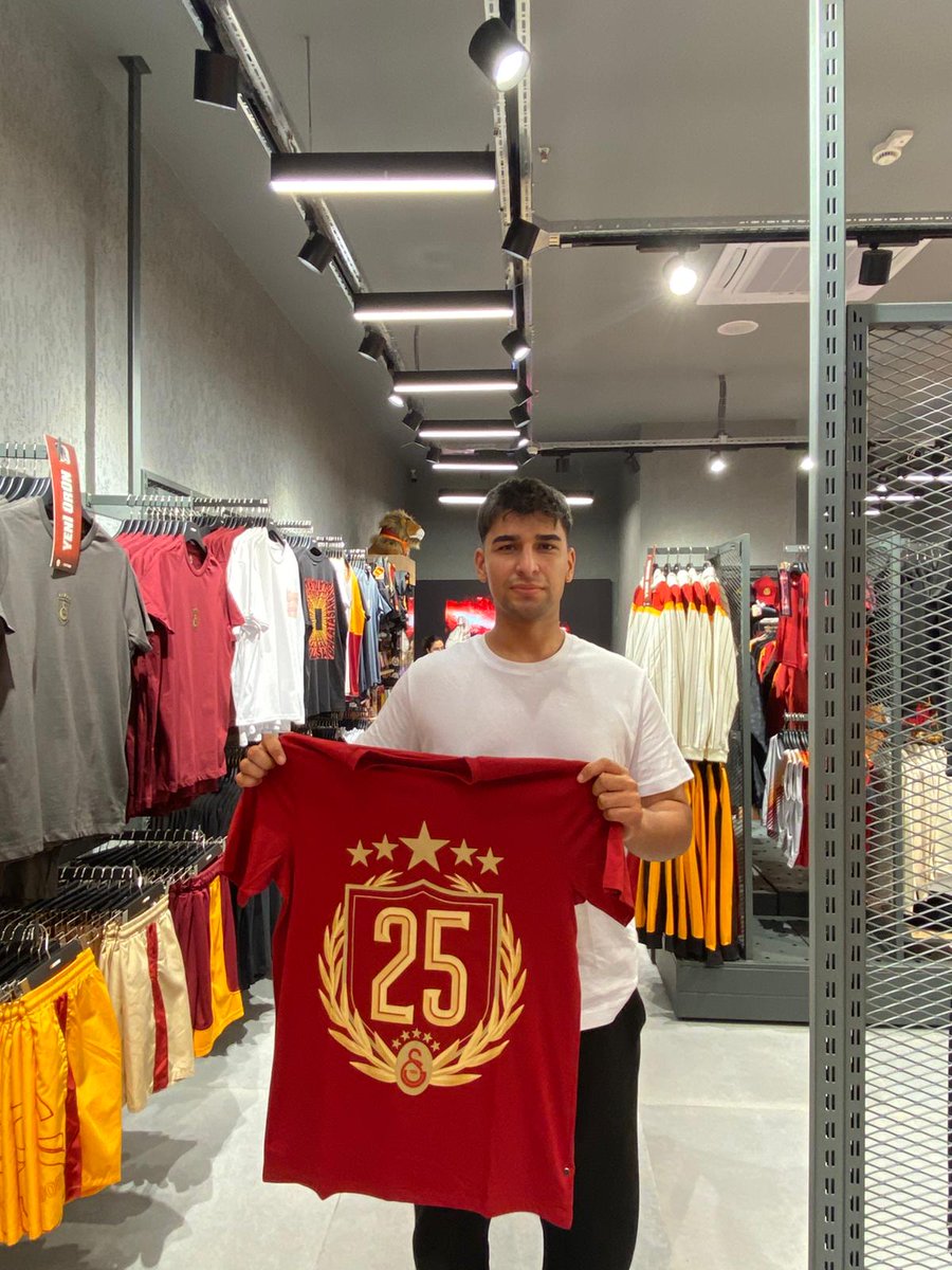 Taşın altına elimizi koyuyor, birlik ve aidiyetle #SoloilGalaDay çalışmamız için harekete geçiyoruz!

Biz de 5 adet şampiyonluk tişörtü alarak bu güzel çalışmaya katkı sağlıyoruz.
Söz şimdi sende <a href="/uAUNI_BAKIRCAY/">uA UNI BAKIRÇAY</a> sen de var mısın?
#ultrAslanUNI