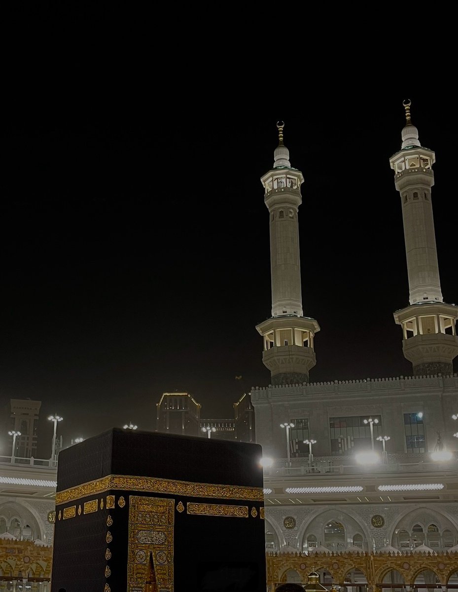 Randa3544's tweet photo. "والروح في رحاب مكة اتسعت
الحمد لله طاب اللقاء
وقرة العيون وارتوت القلوب"🤍💕 https://t.co/z1YMVIRITL