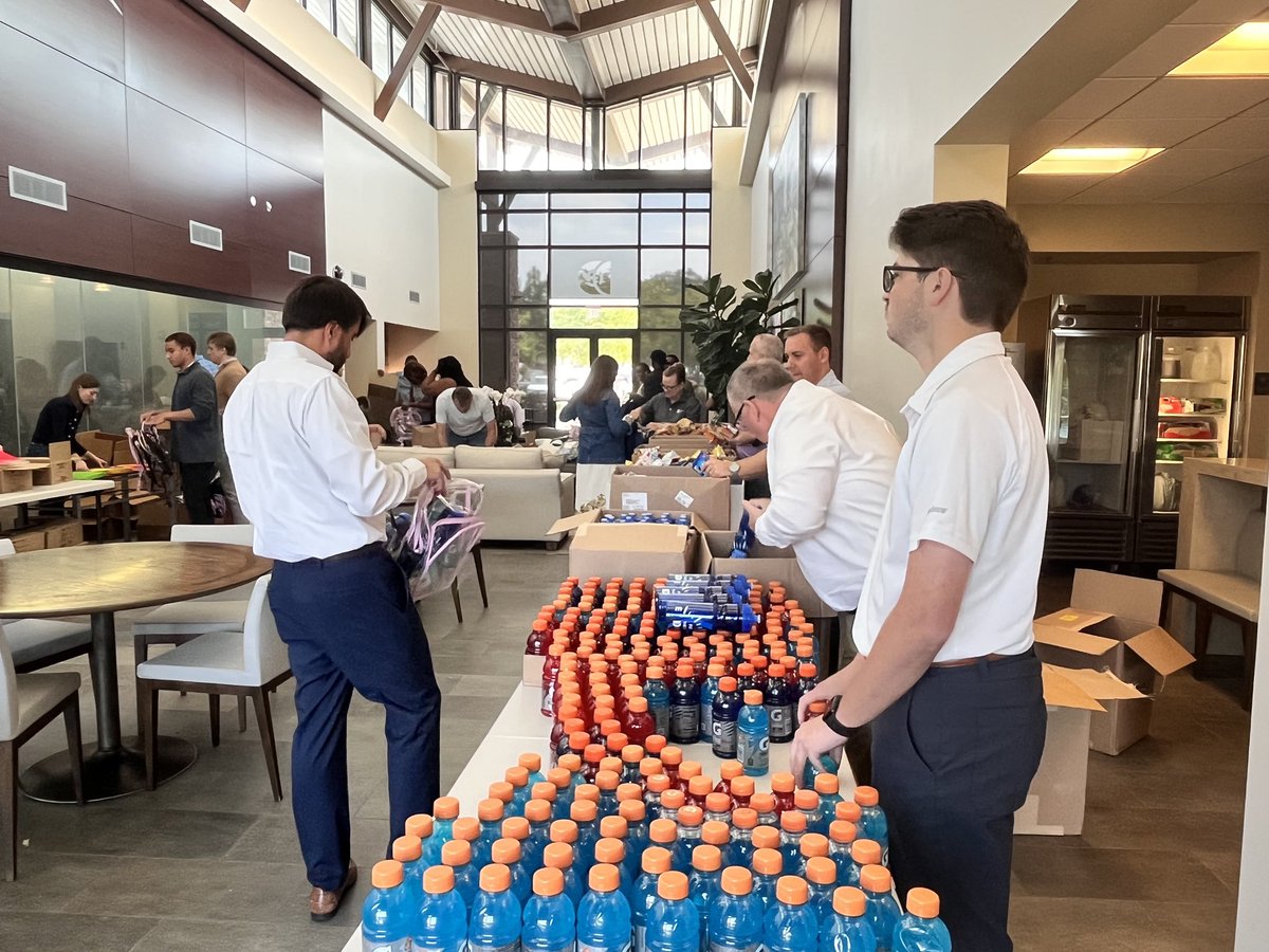 div_energy's tweet photo. Yesterday, our Birmingham team came together to pack backpacks for local students to be distributed tomorrow! Thanks to everyone who helped make this back-to-school drive a success.🎒 https://t.co/frNJwuSPqL