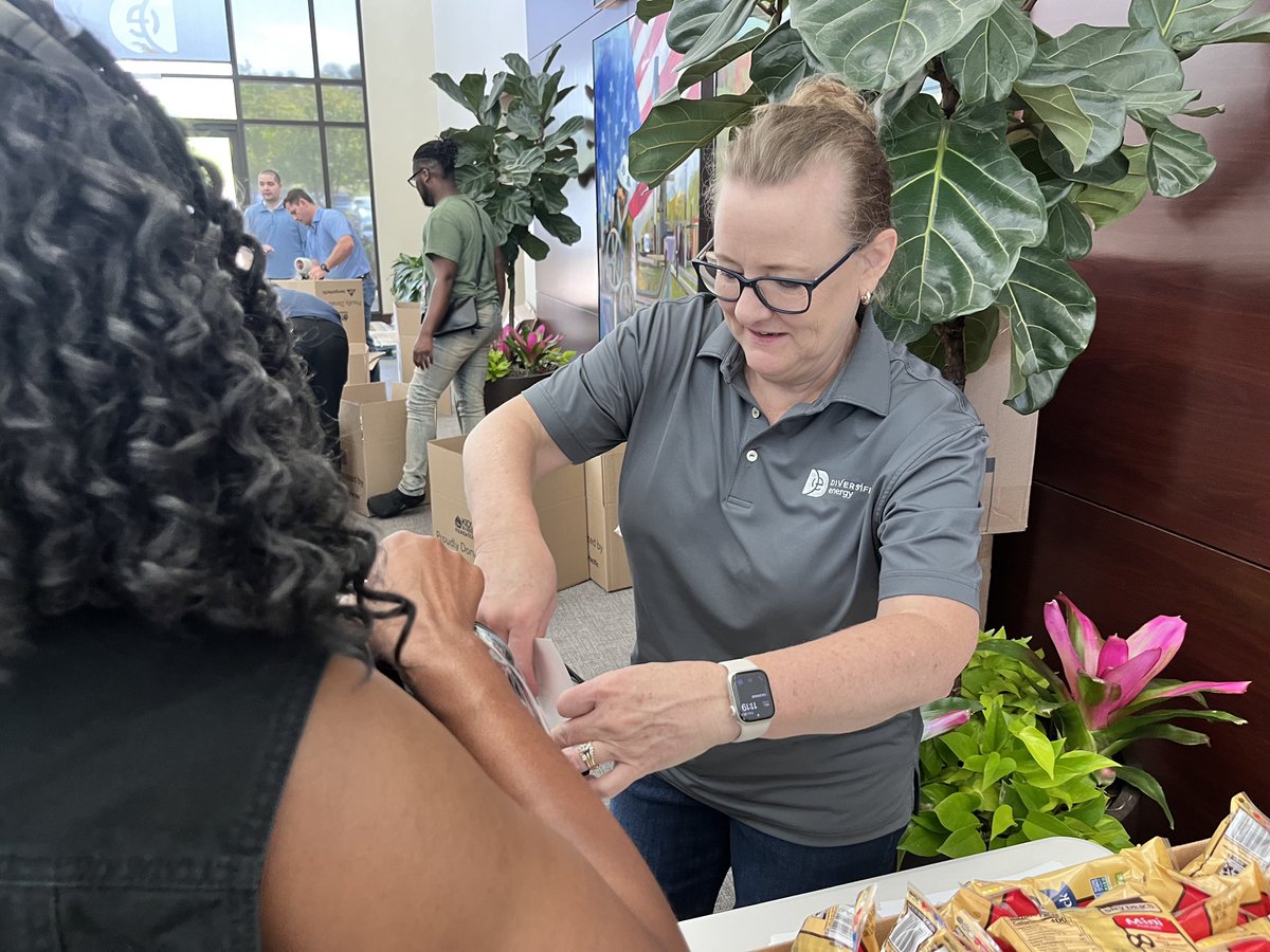 div_energy's tweet photo. Yesterday, our Birmingham team came together to pack backpacks for local students to be distributed tomorrow! Thanks to everyone who helped make this back-to-school drive a success.🎒 https://t.co/frNJwuSPqL
