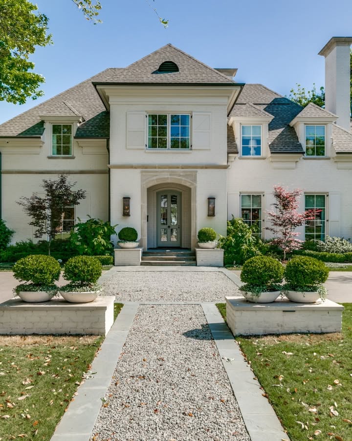 rhodesgrouptx's tweet image. Listed privately by The Rhodes Group 🔑
This reimagined 5BD home in University Park offers timeless interiors by Coats Homes + Hughes &amp;amp; Lutz Interiors. 105x162 lot | HPISD | 3-car garage | gym | bonus spaces.

📩 Contact The Rhodes Group for details.
#UniversityPark #HPISD