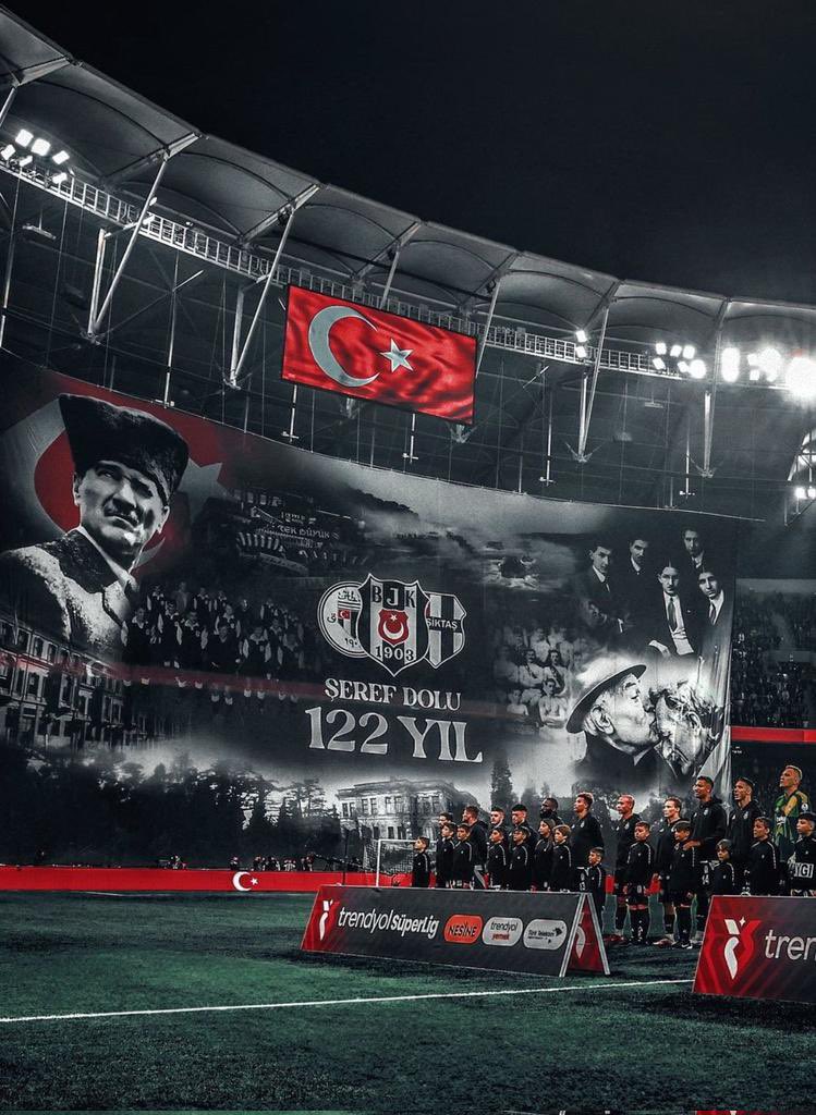 Tarih: 1 Mart 2025
Beşiktaş tribünü…