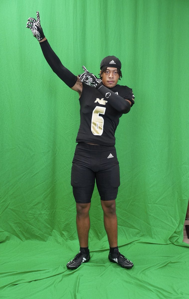 My coaches got me playing outta my mind right now. I want to play high level college football with NFL dreams. They told me if I work hard enough I can do it, and since then I haven’t let up. Game day is in 27 more days. I’m more than ready. Thank you God in Advance✝️