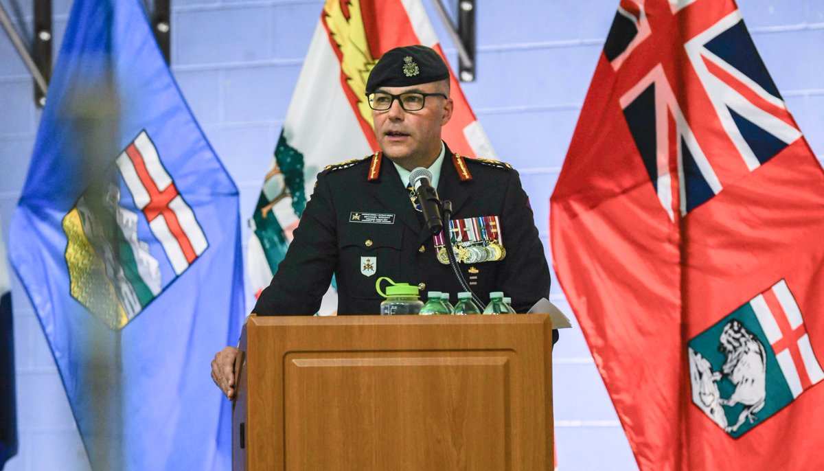 Army_Comd_Armee's tweet image. Many thanks to the outgoing @2divca_2candiv Commander, MGen Lemyre, for your commitment to the @CanadianArmy. Congratulations to the incoming Commander, BGen Harvey, on her appointment. I know the Division will continue to excel under your leadership. #StrongProudReady