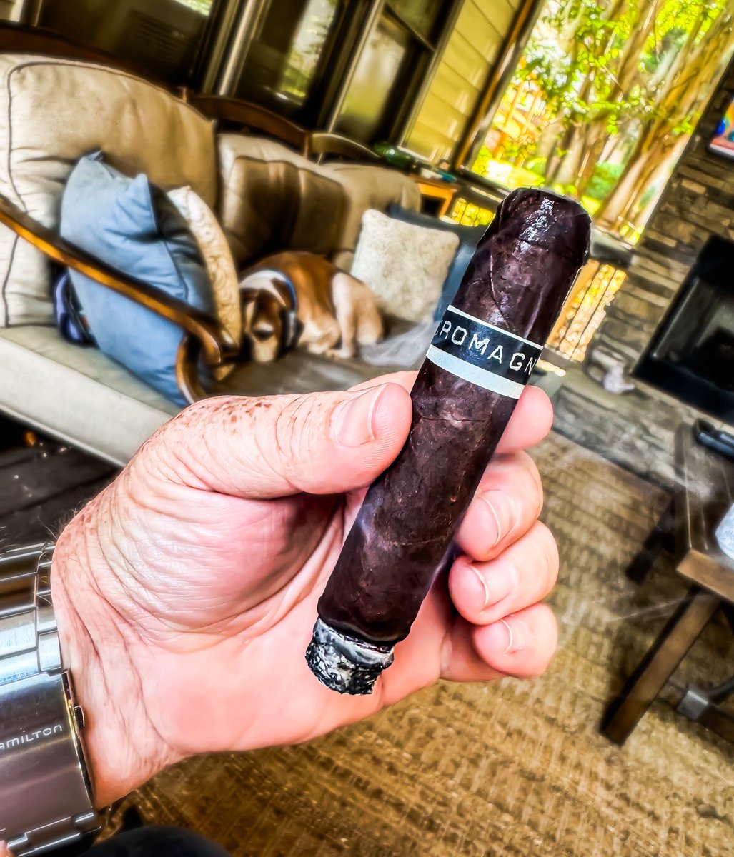 StogieDad (@stogiedad) on Twitter photo Done with my week. Kicking off the weekend with a <a href="/SmokeRoMA/">RoMa Craft Tobac</a> #Cromagnon PA. I like the new blend more and more the longer they rest and the more I try. #nowsmoking #CigarLife #BOTL #CigarsOnX #SmokeRoMa Done with my week. Kicking off the weekend with a <a href="/SmokeRoMA/">RoMa Craft Tobac</a> #Cromagnon PA. I like the new blend more and more the longer they rest and the more I try. #nowsmoking #CigarLife #BOTL #CigarsOnX #SmokeRoMa