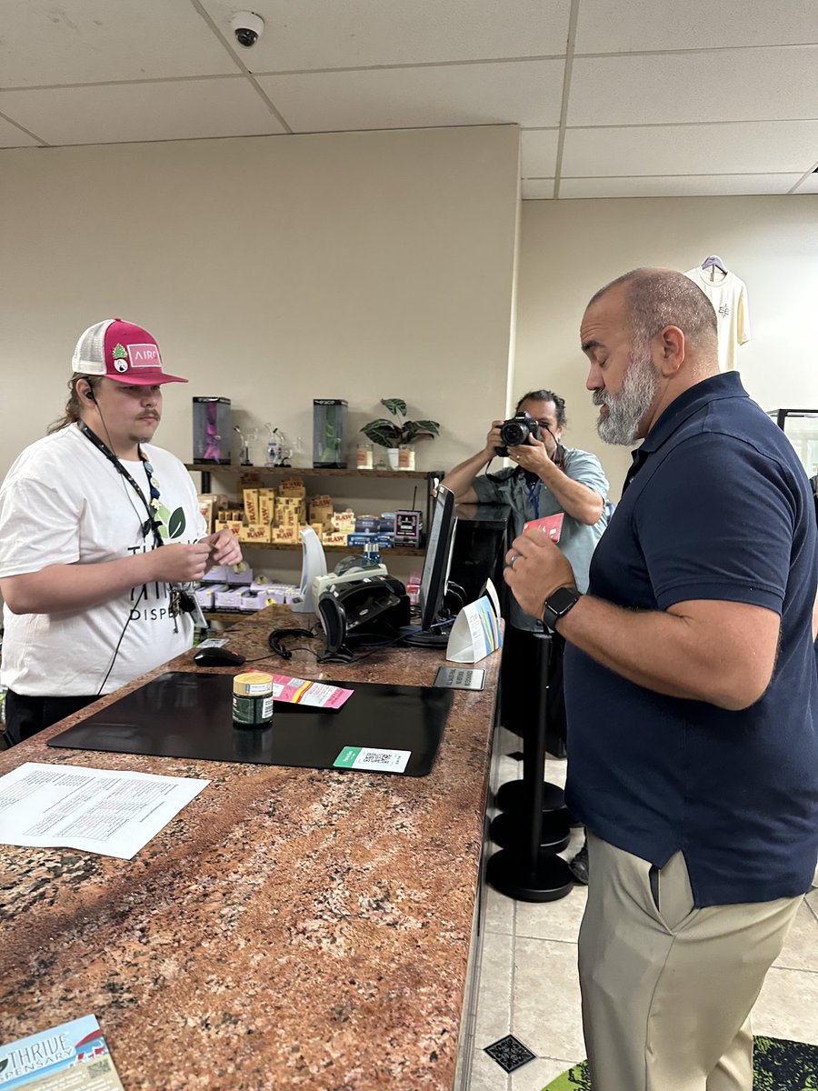 HSchacter's tweet image. Great day in Delaware welcoming tons of customers, media, and Marijuana Commissioner Josh Sanderlin. Way to go @MariMed_Inc $mrmd