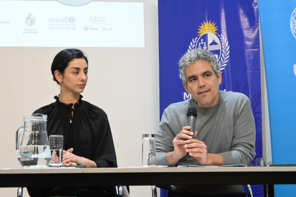 🤓Se lanzó el Concurso “Habilidades Juveniles 2025” promovido por <a href="/UTU_Uruguay/">UTU</a>, que incentiva a #jóvenes a presentar proyectos sobre la problemática de #residuos en sus entornos educativos.

👉🏽Participó nuestra directora de Cambio Climático <a href="/MaFerSouza_/">María Fernanda Souza</a>

🗒️gub.uy/ministerio-amb…