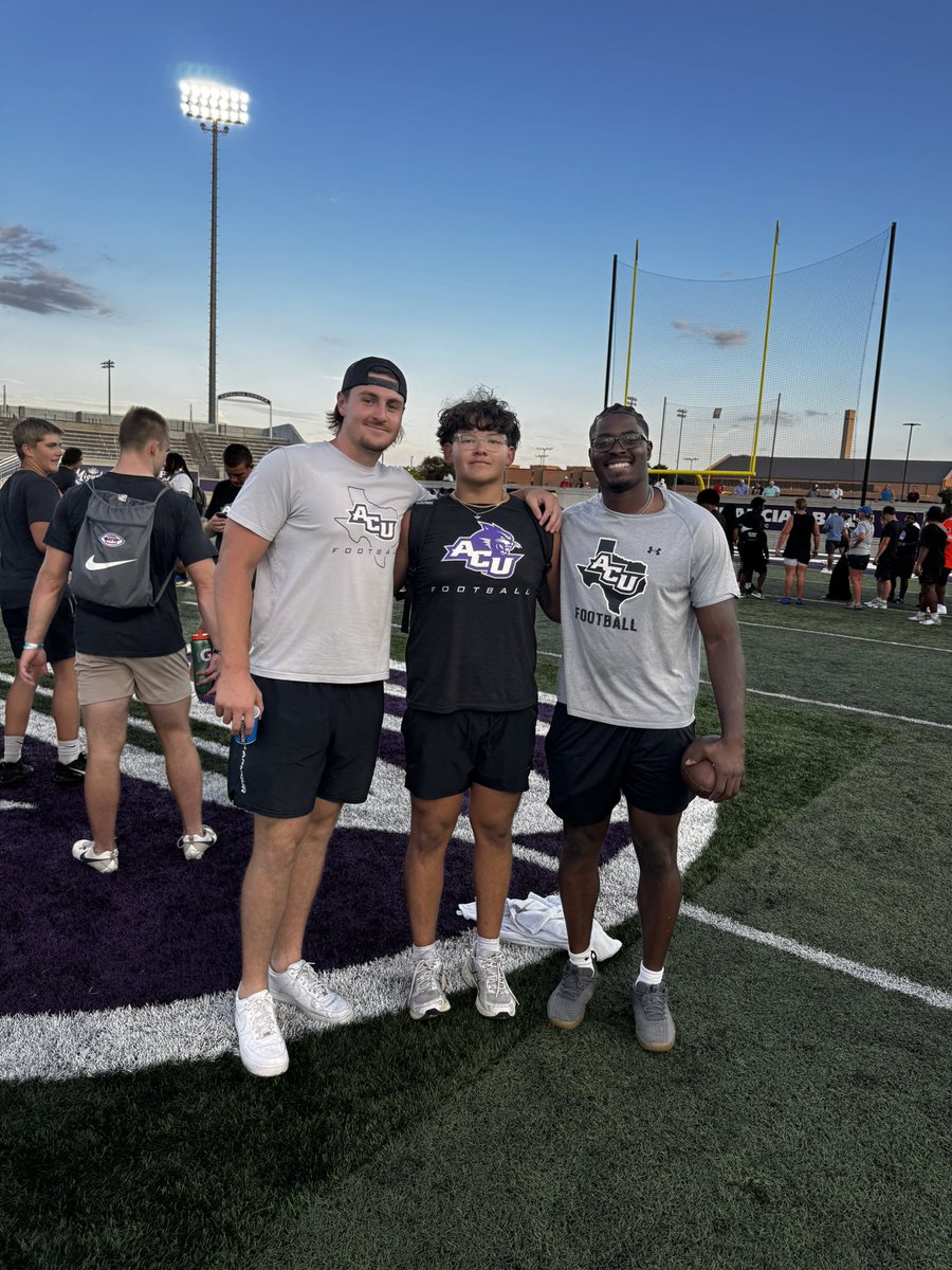Nathan Valencia (@29_nathan_v) on Twitter photo Had a great camp at ACU! Definitely looking forward to coming back next year. Thanks <a href="/Coach_Keane7/">Stanton Keane</a> for the great work.<a href="/ACUFootball/">ACU Football</a> <a href="/Coach_GHarrell/">Graham Harrell</a> Had a great camp at ACU! Definitely looking forward to coming back next year. Thanks <a href="/Coach_Keane7/">Stanton Keane</a> for the great work.<a href="/ACUFootball/">ACU Football</a> <a href="/Coach_GHarrell/">Graham Harrell</a>