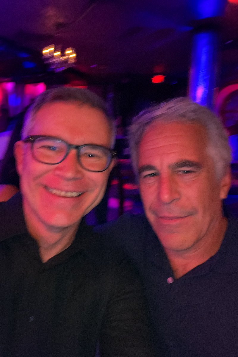 Roblox_RTCC's tweet image. ❗️LEAKED❗️

Back in 2005, David Bazooka was spotted at a party with one of his best friends. This image was leaked just recently, the people that leaked this image are unknown at this time. Some users now express pure disgust at the CEO of Roblox for going to this party. #roblox…