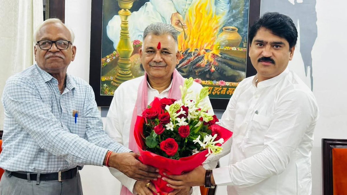 Ghanshyambjp169's tweet image. मध्यप्रदेश शासन में उच्च शिक्षा मंत्री माननीय श्री @Indersinghsjp  जी भाईसाहब को जन्मदिन की आत्मीय बधाई एवं शुभकामनाएं।

प्रदेश के विकास और लोककल्याण हेतु आपके सभी संकल्प सिद्ध हों, बाबा महाकाल से आपके उत्तम स्वास्थ्य एवं  दीर्घायु की कामना करता हूं।