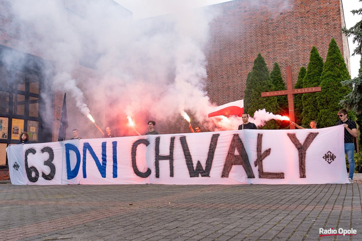 BartoszMos's tweet photo. Cześć i chwała Bohaterom! 🇵🇱
Dziś uczestniczyłem w obchodach 81. rocznicy wybuchu Powstania Warszawskiego — zarówno w Kluczborku, jak i w Opolu. https://t.co/pR5WfZ9XNv