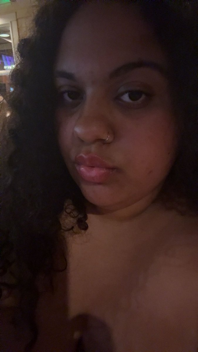 ARob1924's tweet photo. looking for sugar daddys ;) https://t.co/SkPAfSbcnN