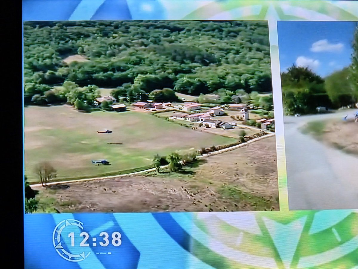 GGOUBAND's tweet image. C'est quand même une émission drôlement sympa,car on voyage en restant dans son canapé😂😂#Lacarteauxtrésors,
@cyrilferaud .