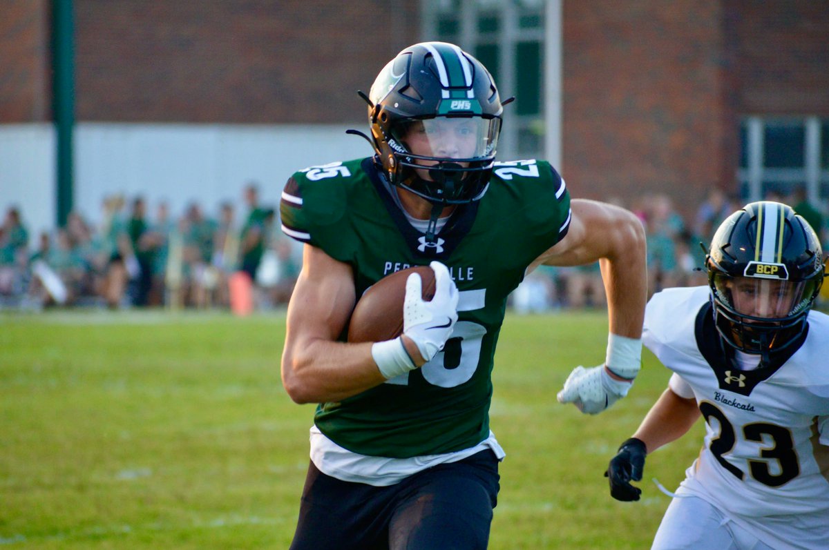 One of the top HS football players in the area, Perryville's <a href="/leuckel_drew/">Drew Leuckel</a> committed to Western Illinois last week, choosing the OVC program ahead of his upcoming senior season. 🏈🏴‍☠️

📰: semoball.com/college-sports…