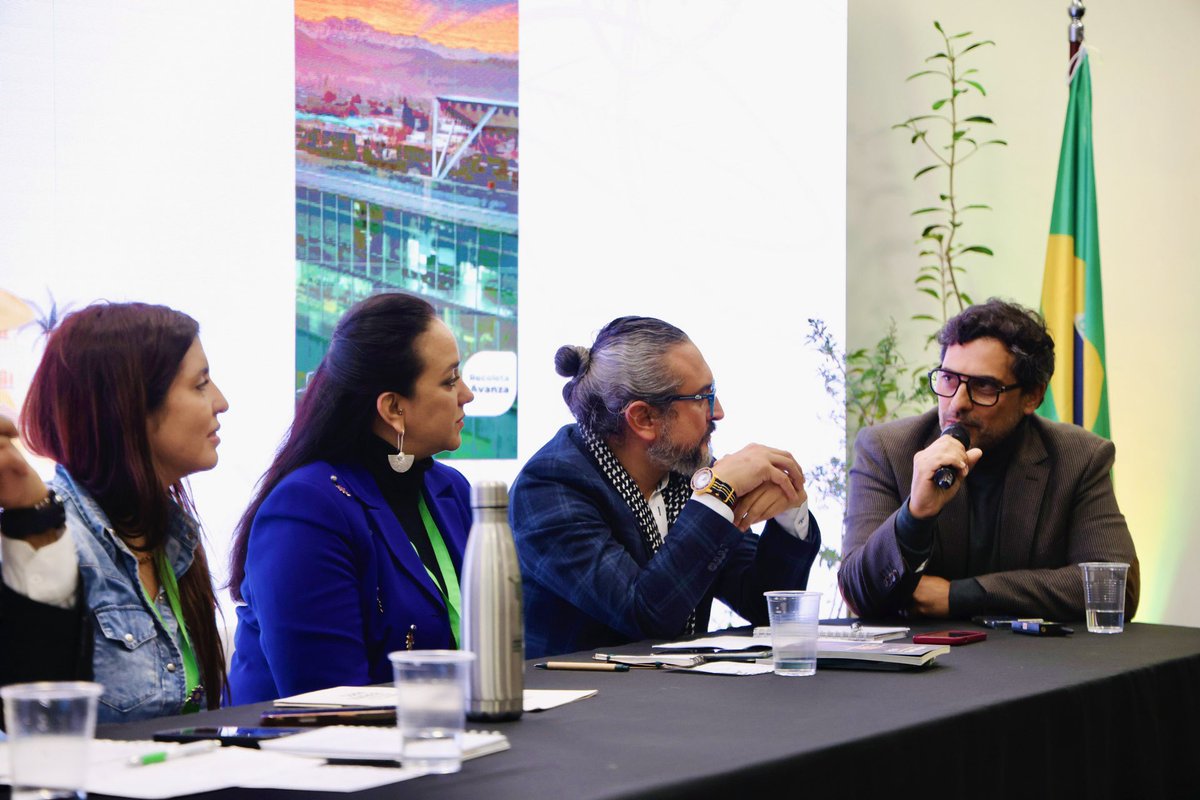 🌎 Desde todos los rincones de Nuestra América nos reunimos para sembrar una agenda común frente a la crisis climática.

En el marco de la #PRECOP30 <a href="/ambientepba/">Ambiente Provincia</a> refleciobamos sobre el rol de Latinoamérica frente a la crisis climática con propuestas y sobre todo voluntad política