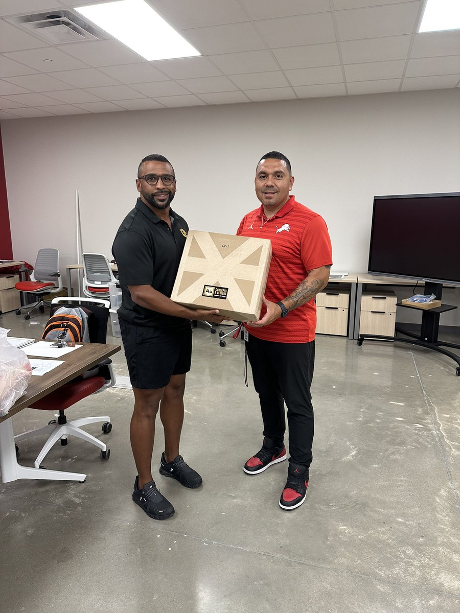 AuDesigns's tweet photo. To be called the King of the jungle, anything less than a top notch look is UNACCEPTABLE! @CoachEMartinez_ wants nothing but the best for his Pride of Lions this season, and Au delivered within 6 days! Thank you, @TheWacoFB for choosing Au, THE #1 trusted brand for Texas HS Football! #WacoPride #254 #Au #CustomizeYourLegacy