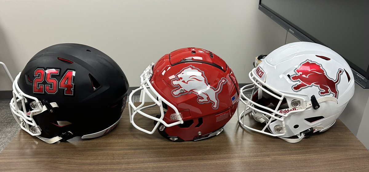 AuDesigns's tweet photo. To be called the King of the jungle, anything less than a top notch look is UNACCEPTABLE! @CoachEMartinez_ wants nothing but the best for his Pride of Lions this season, and Au delivered within 6 days! Thank you, @TheWacoFB for choosing Au, THE #1 trusted brand for Texas HS Football! #WacoPride #254 #Au #CustomizeYourLegacy