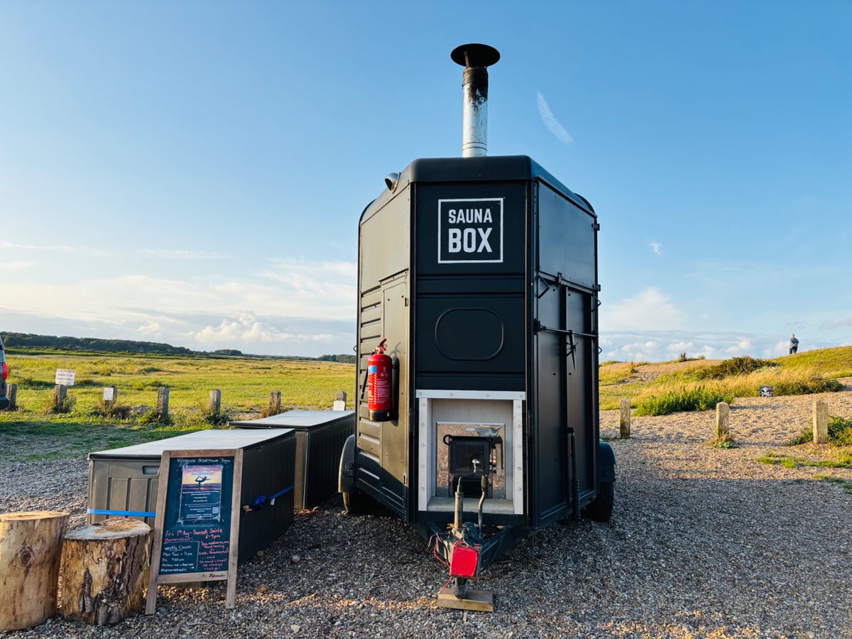 JulietBlaxland's tweet photo. Rice pony trailer enterprise… 🐴🌪️ 🌊 ☀️#Dunwich #Suffolk #SaunaBox #horsebox https://t.co/OMOPVxKAmH
