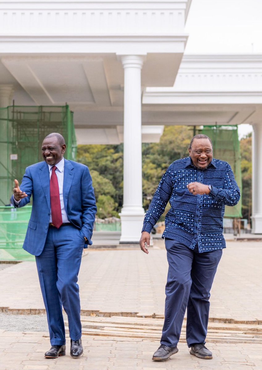 SMusilakimeu's tweet photo. Tutam is inevitable~both Raila Odinga &amp;
President Uhuru Kenyatta were hosted today at State house by the current president, William Ruto. Wanyumuro will claim this is AI👇
DJ Fullstop https://t.co/q8qqPf3YGI