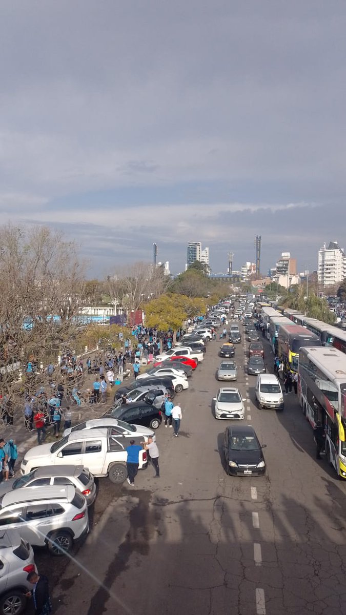 Desde Rosario, <a href="/fgenesoni/">fernando genesoni</a> anticipa el posible equipo de <a href="/Belgrano/">Belgrano</a> para arrancar ante #Independiente:
Cardozo; Morales, Troilo, López, Ricca;
Compagnucci, Longo, Saravia o González Metilli, Julián Mavilla;
Zelarayán y Jara