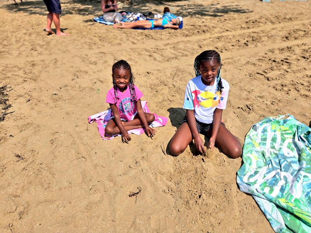 Author_ChilubaJ's tweet photo. At Edgewater Park Beach @clevemetroparks is a 10 out of 10! https://t.co/fd2sFjWcId
